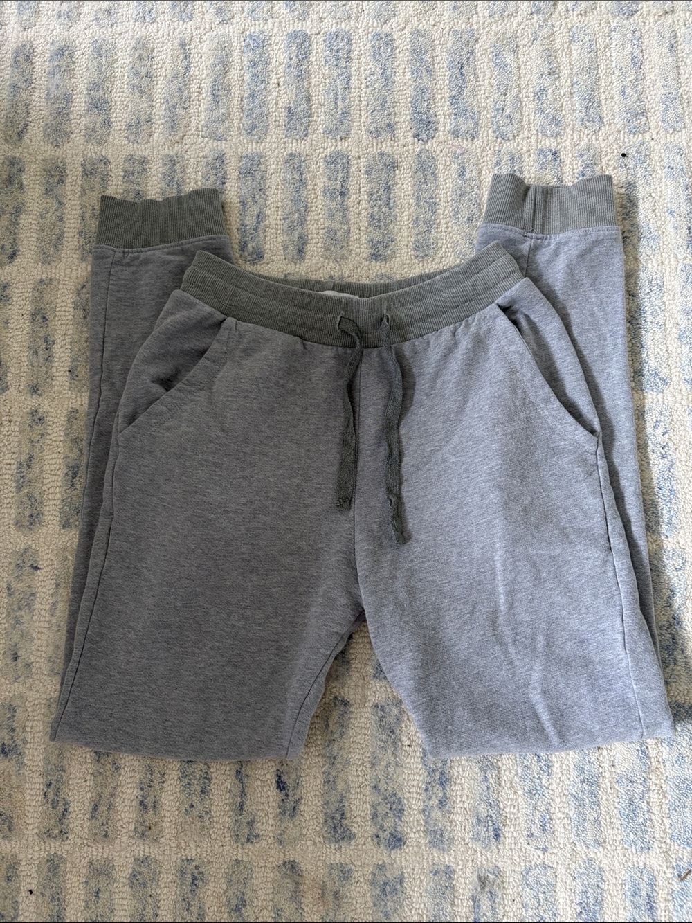 KOTN 100% Egyptian cotton. Heather Gray Men's Drawstring Jogger Sweatpants